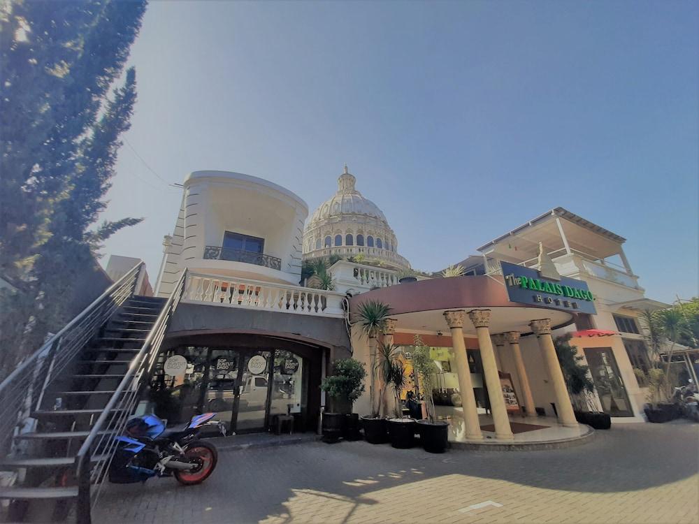 בנדונג The Palais Hotel Dago מראה חיצוני תמונה