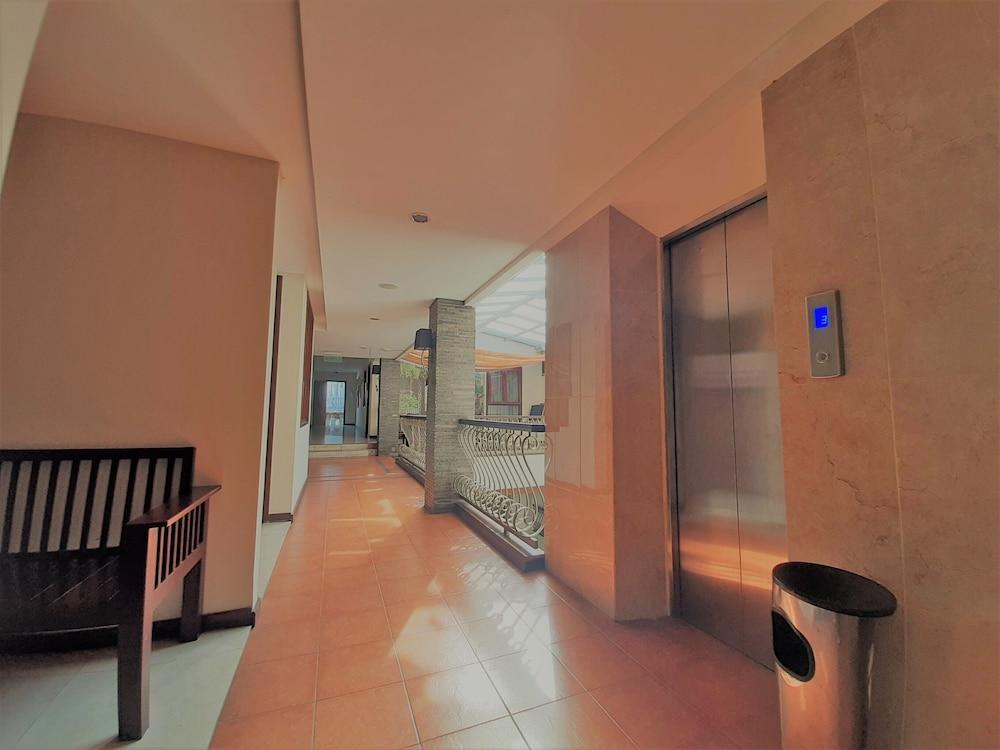 בנדונג The Palais Hotel Dago מראה חיצוני תמונה