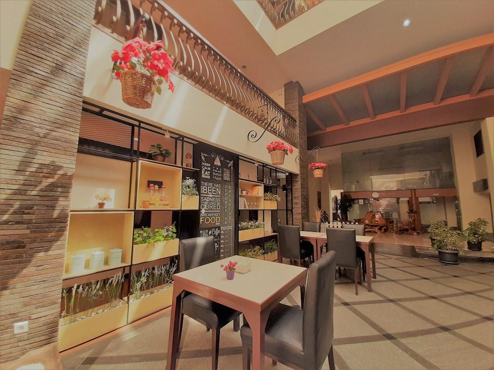 בנדונג The Palais Hotel Dago מראה חיצוני תמונה