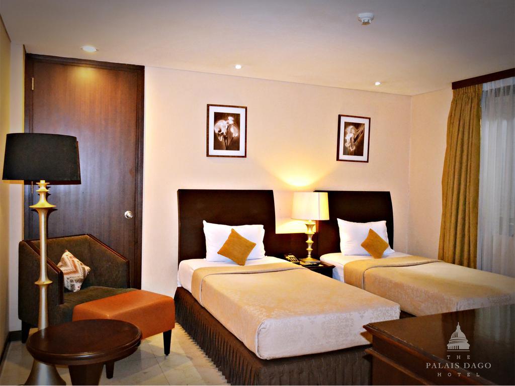 בנדונג The Palais Hotel Dago מראה חיצוני תמונה