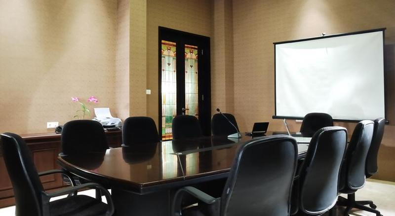בנדונג The Palais Hotel Dago מראה חיצוני תמונה